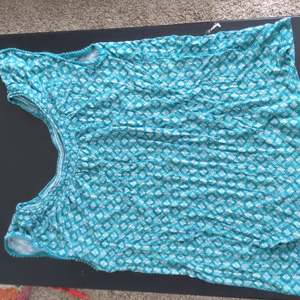 Sleeveless shirt